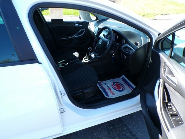 Vauxhall Astra 2018 1.4I Design 2018,Bluetooth,dab,cruise Control DL18OUS White #3