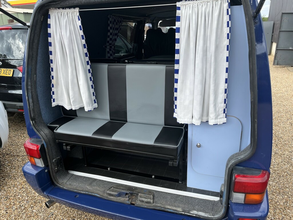 Volkswagen Transporter Autosleeper Pop White #8