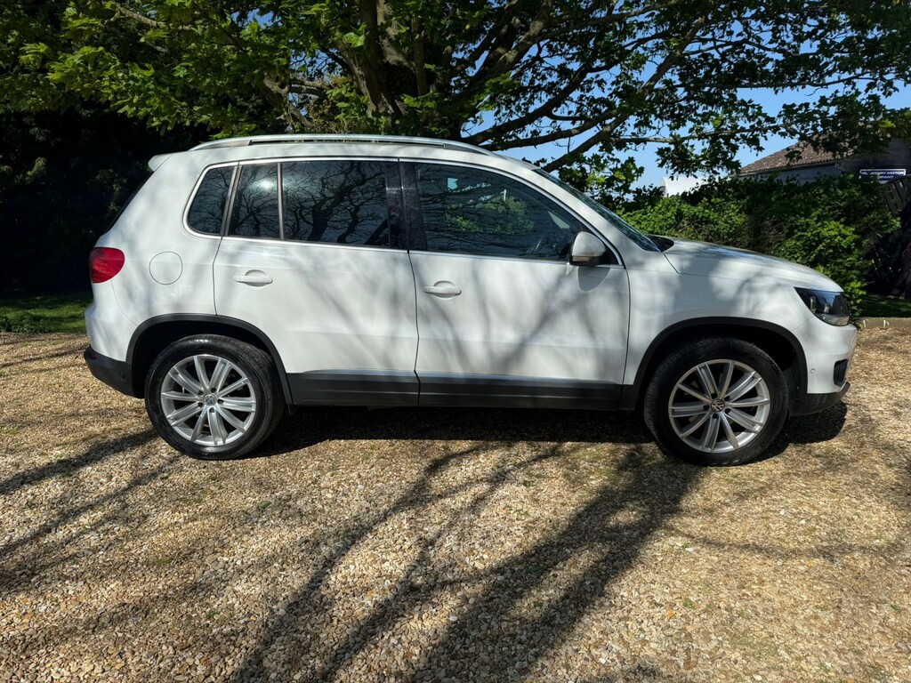 Volkswagen Tiguan 2.0 Tdi Bluemotion Tech Match Edition DG16CRZ White #2