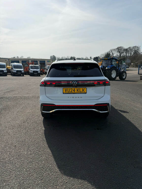 Volkswagen Tiguan 2.0 Tdi R-line Dsg VU24KLK White #3