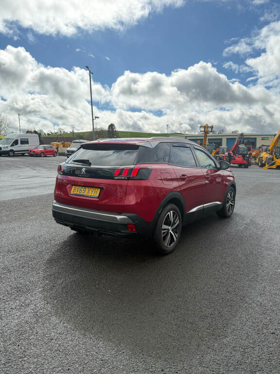 Peugeot 3008 1.5 Bluehdi Allure BV69XYH Red #5