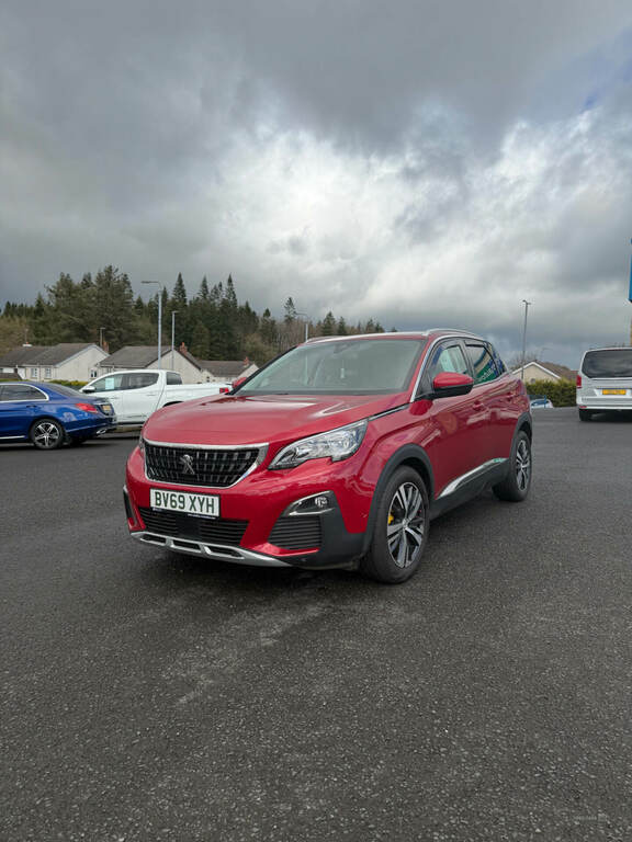 Peugeot 3008 1.5 Bluehdi Allure Red