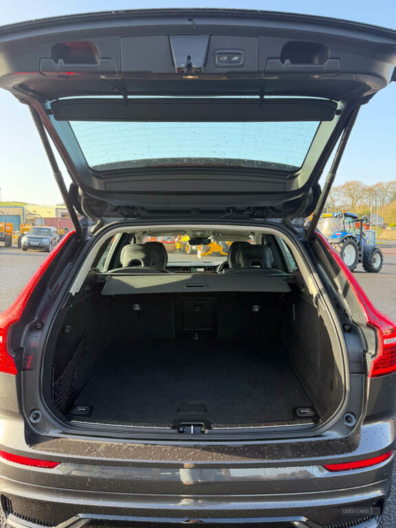 Volvo XC60 2.0 B4d Plus Dark Awd Geartronic WF73KHW Grey #4