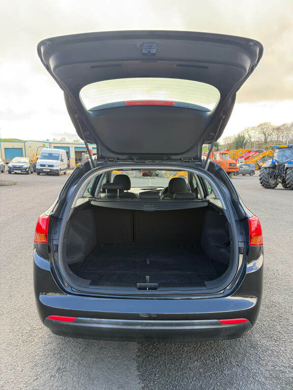 Kia Ceed Hatchback CYZ1028 Black #4