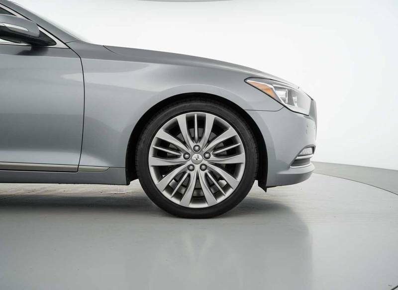 Hyundai Genesis Saloon Silver #5