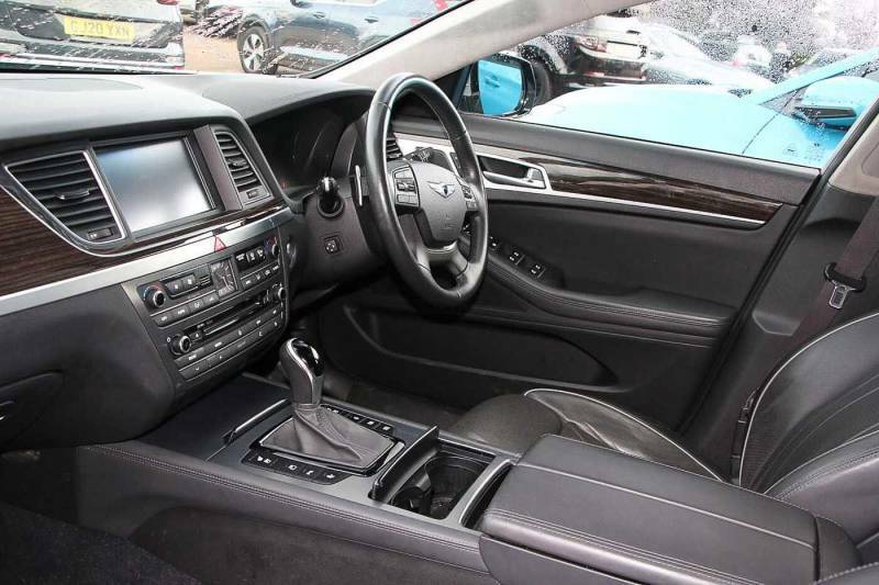 Hyundai Genesis Saloon Silver #6