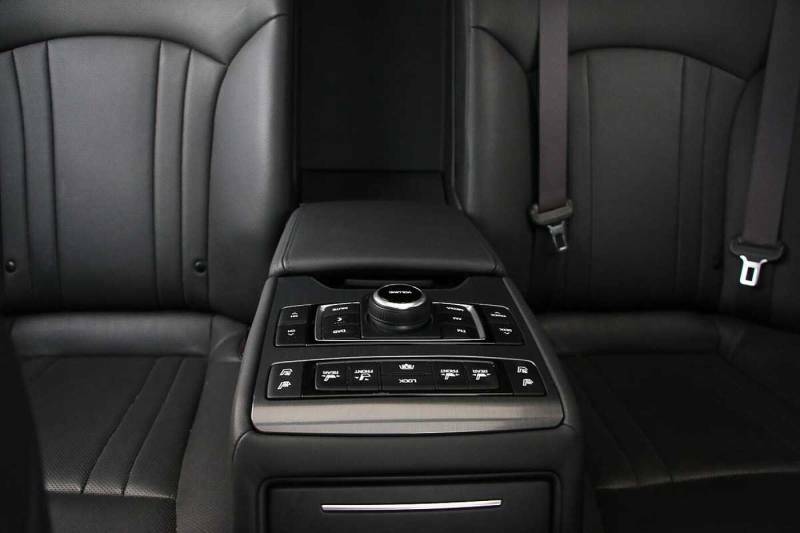 Hyundai Genesis Saloon Silver #8