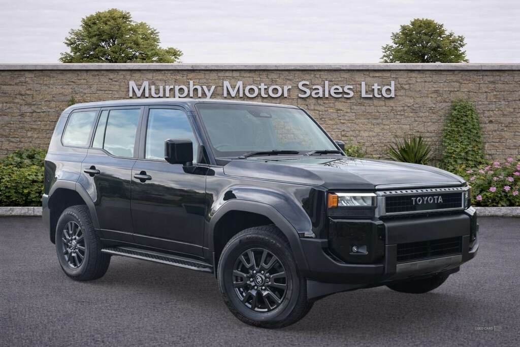 Toyota Land Cruiser 2.8D 205 Commercial Black