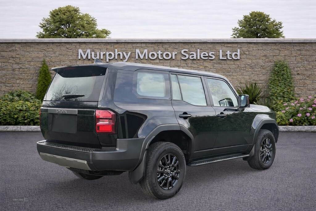 Toyota Land Cruiser 2.8D 205 Commercial Black #3