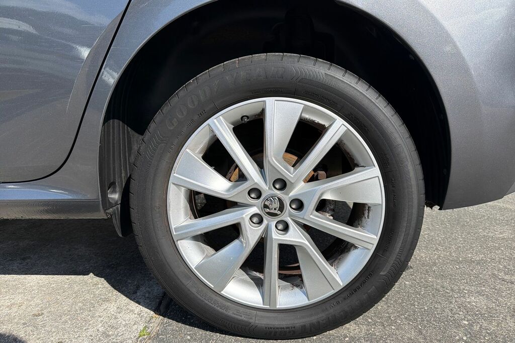 Skoda Kamiq 1.0 Tsi 110 Se Drive Dsg LX72VPJ Grey #5