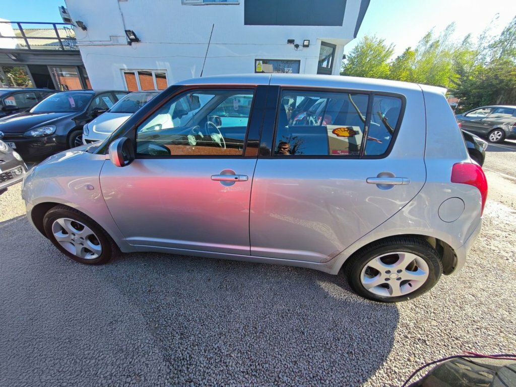 Suzuki Swift 1.5L Glx Silver #3