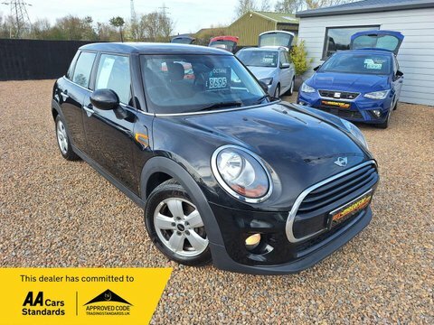 Mini Hatch Hatchback 1.5 Cooper Euro 6 Ss 201767 Black
