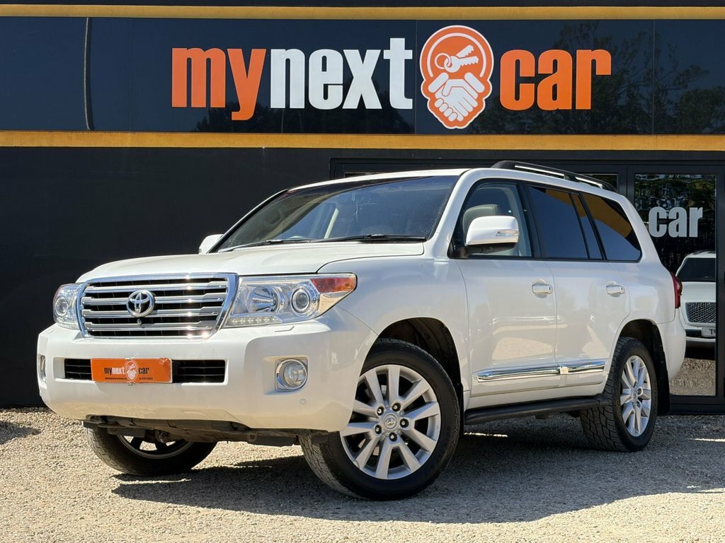 Toyota Land Cruiser V8 Suv White #4