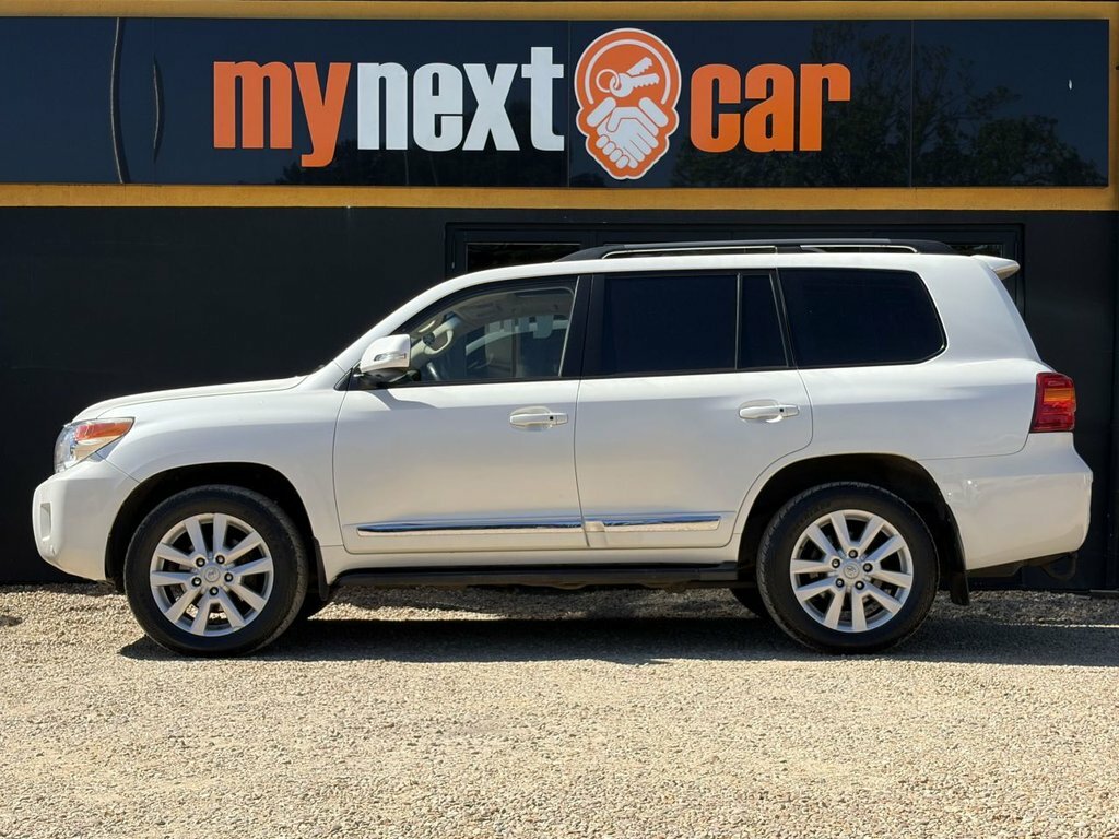 Toyota Land Cruiser V8 Suv White #5