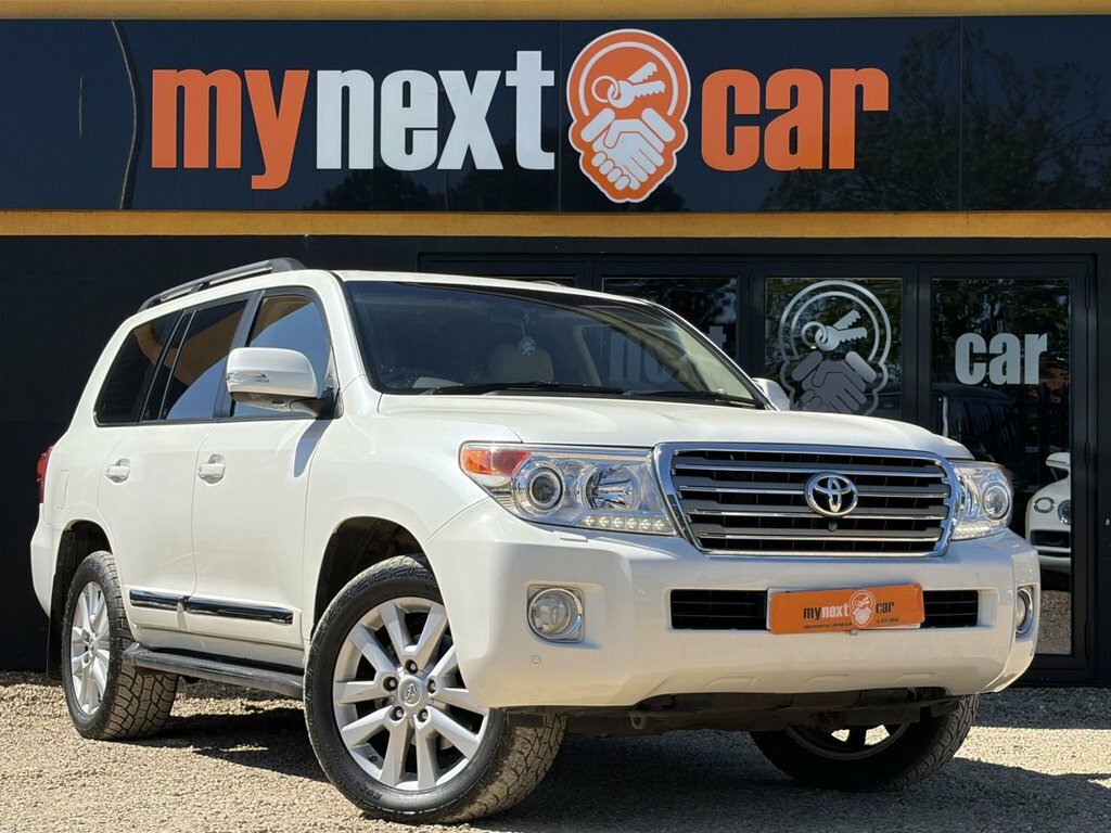 Toyota Land Cruiser V8 Suv White