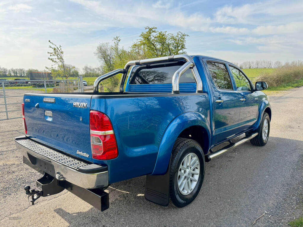 Toyota HILUX Invincible D Cab Pick Up 3.0 D-4d 4Wd 171 Blue #3