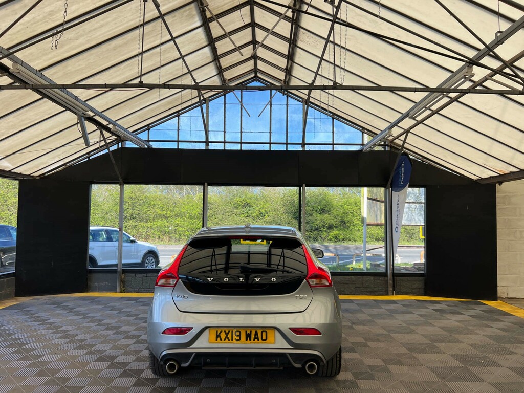 Volvo V40 Hatchback KX19WAO Silver #4
