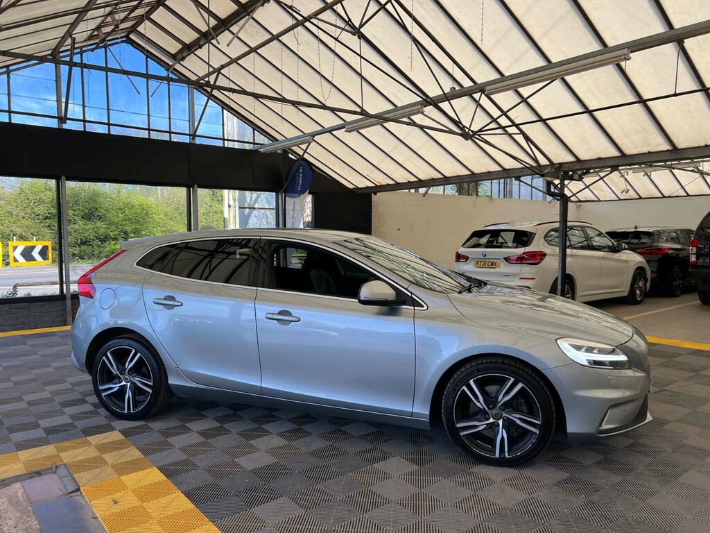 Volvo V40 Hatchback KX19WAO Silver #2