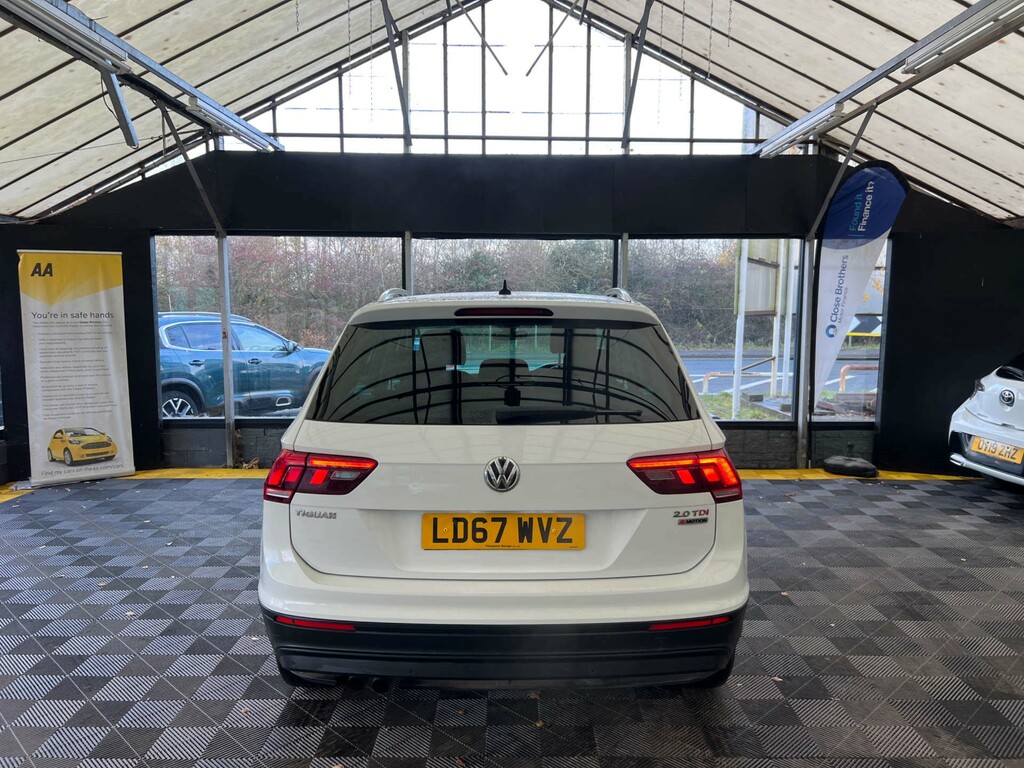 Volkswagen Tiguan Suv LD67WVZ White #5