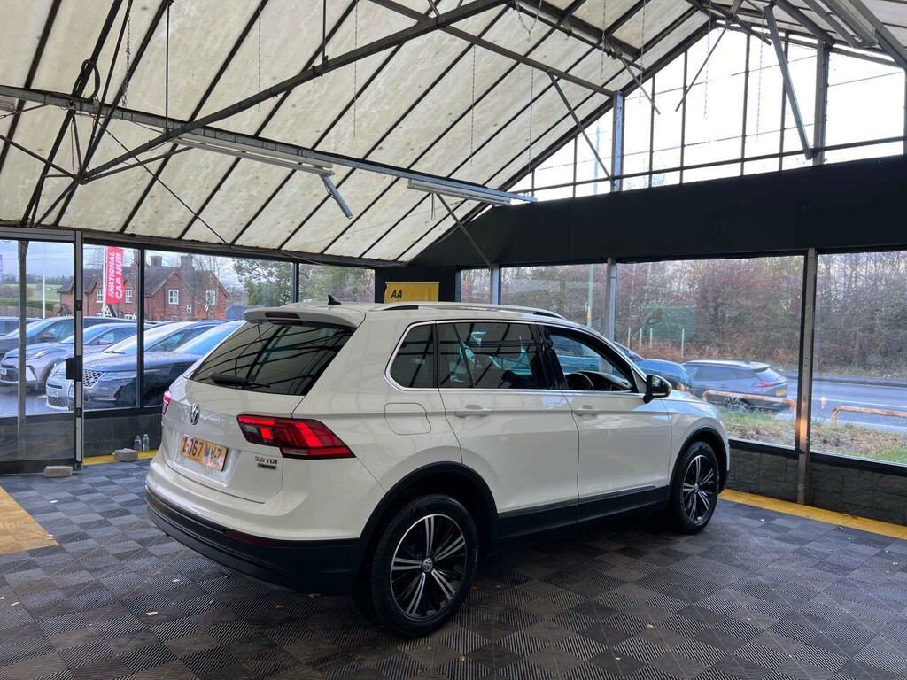 Volkswagen Tiguan Suv LD67WVZ White #6