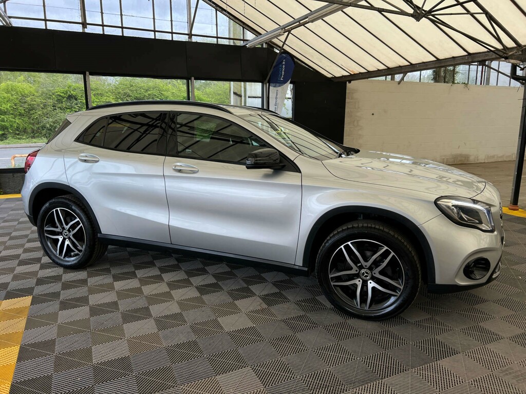 Mercedes-Benz GLA Class Gla 180 Urban Edition LM19VNE Silver #2