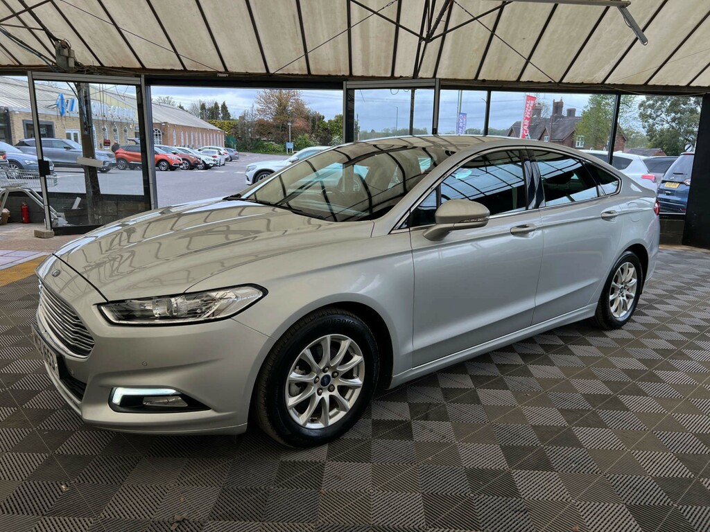 Ford Mondeo Hatchback MGZ1653 Silver #4