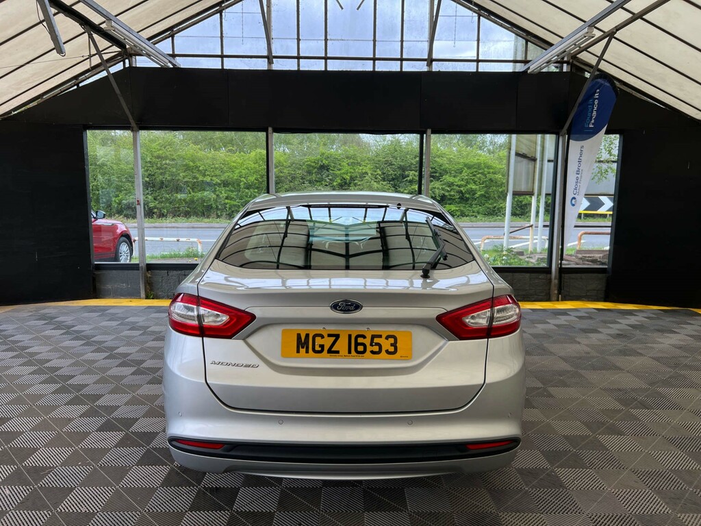 Ford Mondeo Hatchback MGZ1653 Silver #6