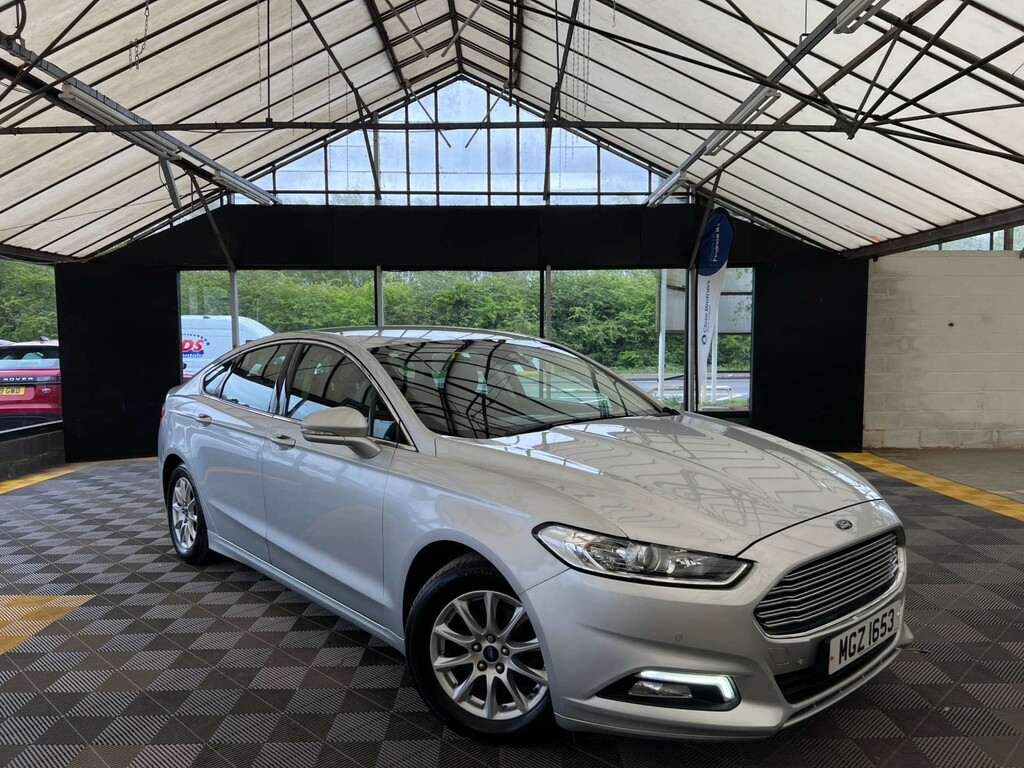 Ford Mondeo Hatchback Silver