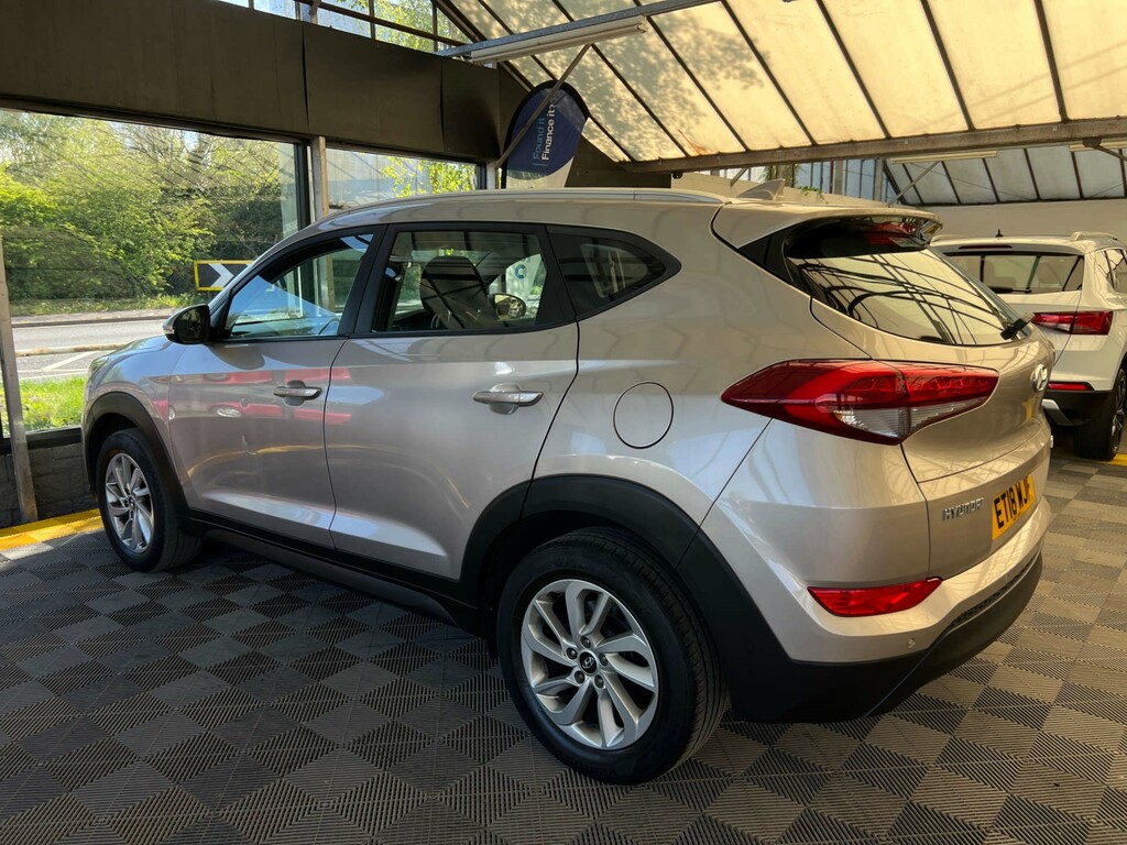 Hyundai Tucson Suv ET18WJF Beige #5
