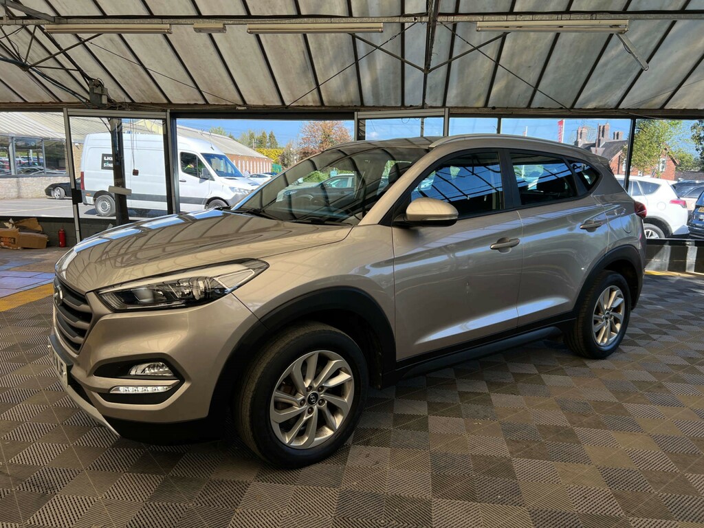 Hyundai Tucson Suv ET18WJF Beige #3
