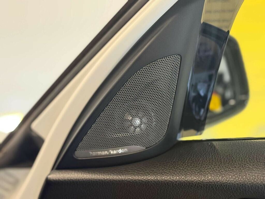 BMW 1 Series 3.0 M140i Shadow Edition 5-Door 201919 LO19TXX White #3