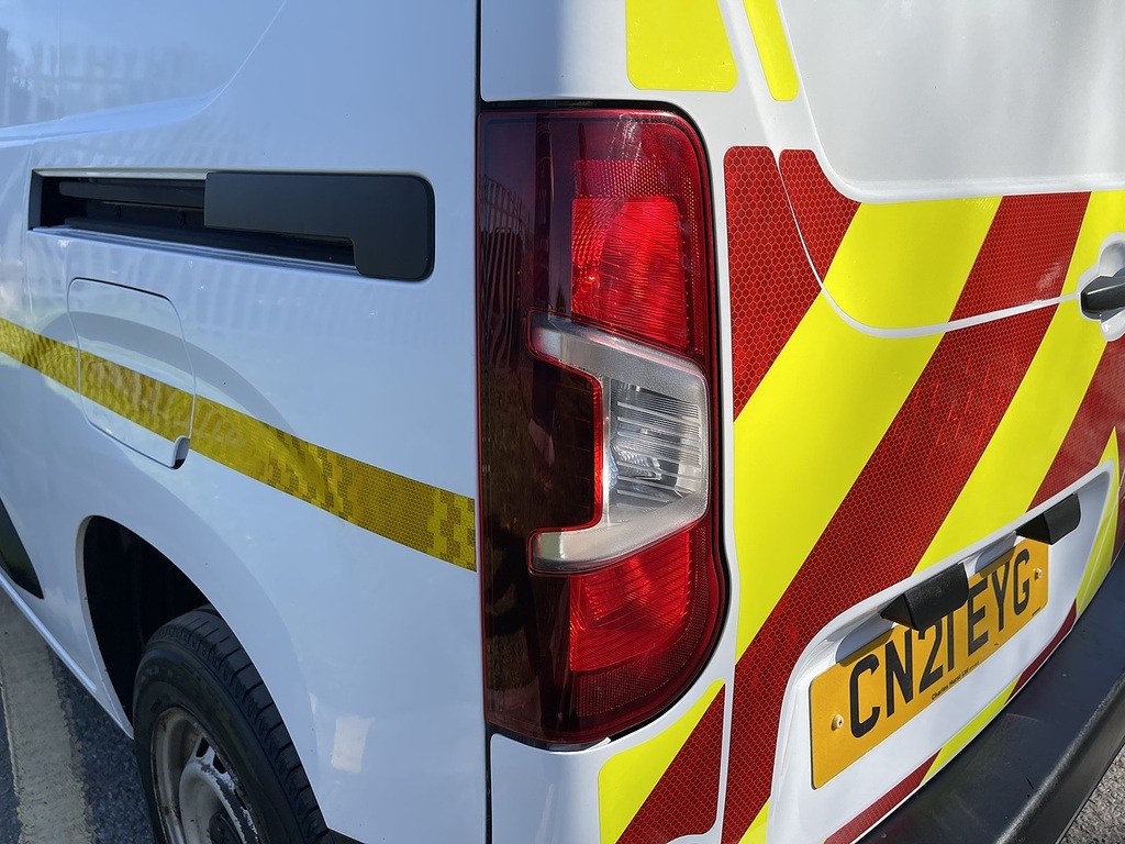 Citroen Berlingo 1.5 Bluehdi 650 X M Swb Euro 6 Ss CN21EYG White #4