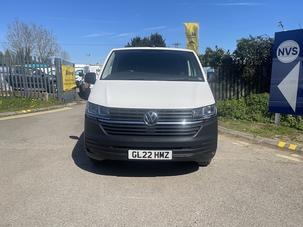 Volkswagen Transporter Transporter Startline Panel Van 1 GL22HMZ White #5