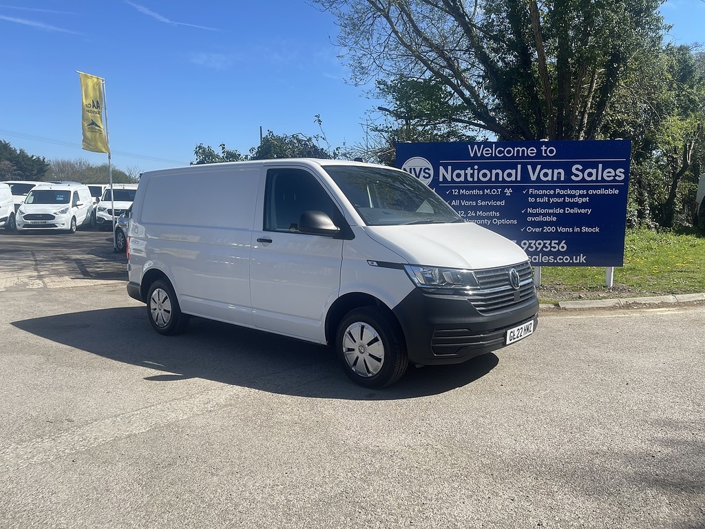 Volkswagen Transporter Transporter Startline Panel Van 1 GL22HMZ White #2