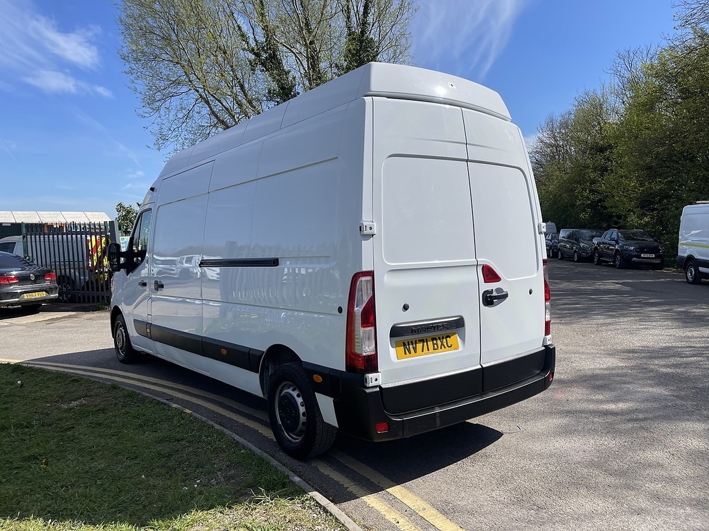 Renault Master 2.3 Dci Energy 35 Business Fwd Lwb High Roof Euro NV71BXC White #4