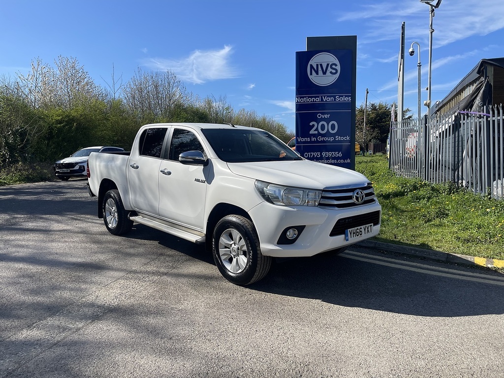 Toyota HILUX 2.4 D-4d Icon 4Wd Euro 6 3.5T White #3