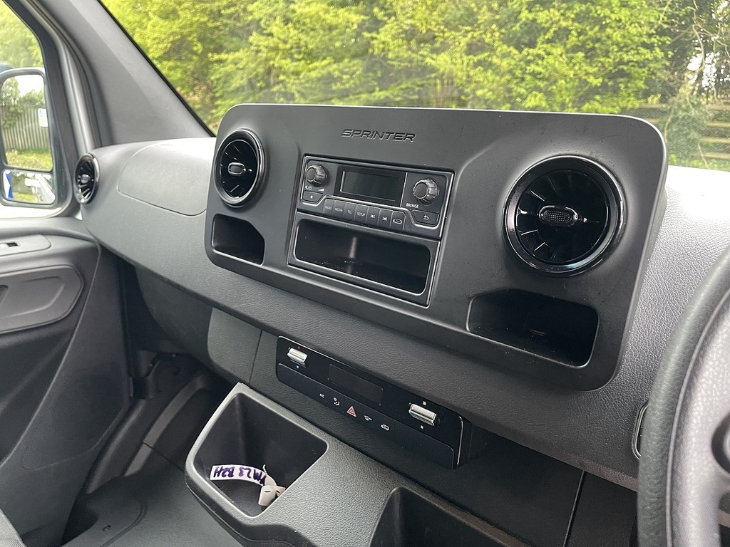Mercedes-Benz eSprinter Esprinter Progressive L2h2 Grey #41