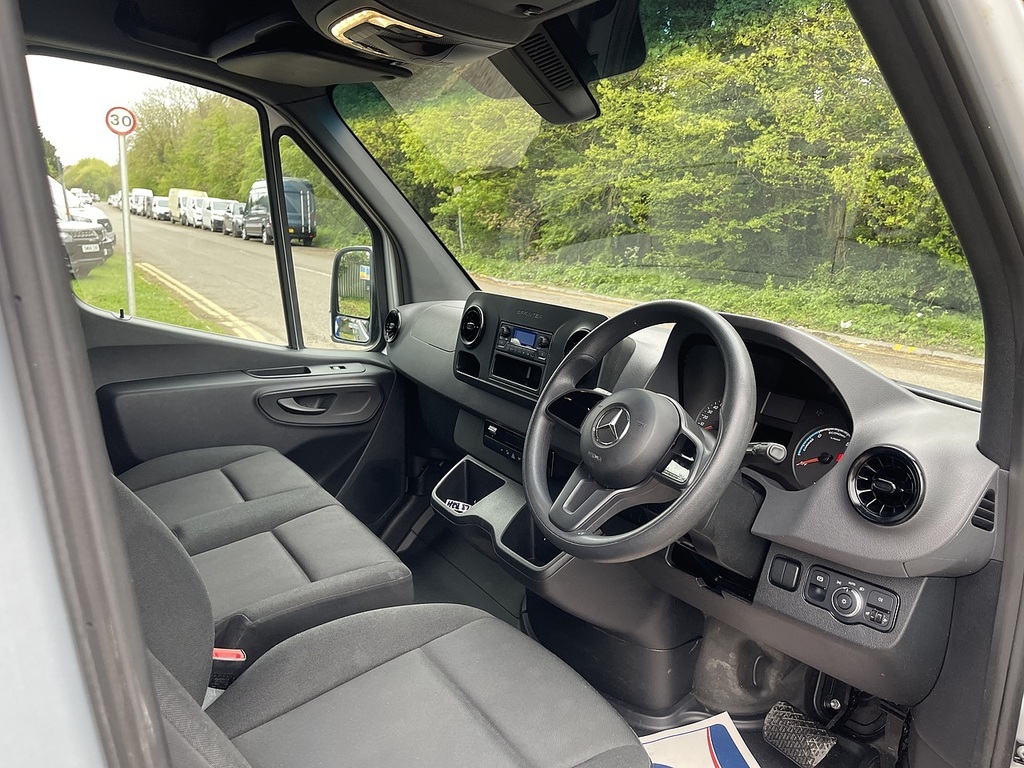 Mercedes-Benz eSprinter Esprinter Progressive L2h2 Grey #48
