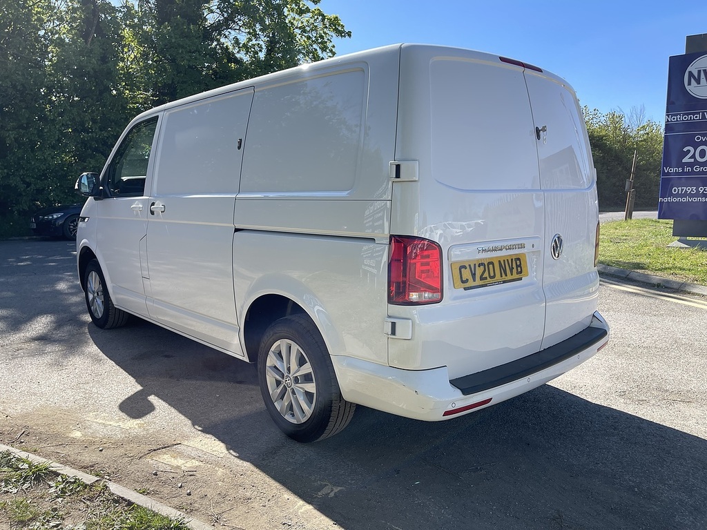 Volkswagen Transporter 2.0 Tdi T28 Highline Fwd Swb Euro 6 Ss CV20NVB White #6