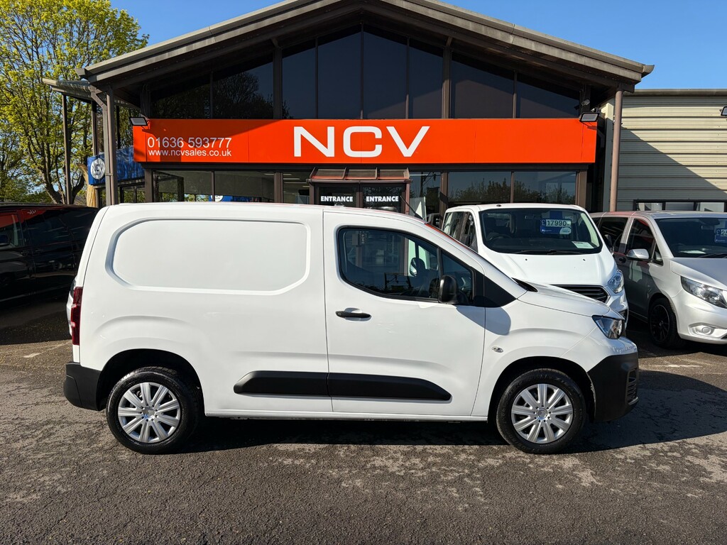 Peugeot Partner Bluehdi Professional L1 NV70VNF White #2