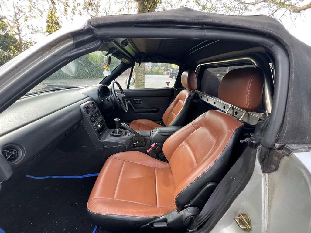 Mazda MX-5 1.6L Null Red #11