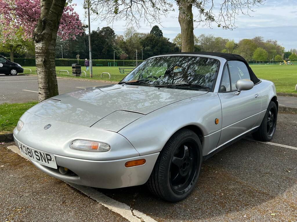 Mazda MX-5 1.6L Null Red #1