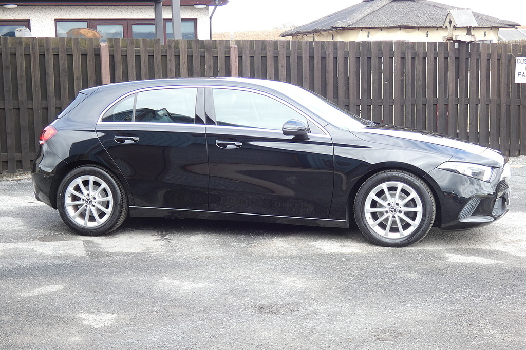 Mercedes-Benz A Class 1.3 A180 Sport Executive Hatchback 7G Black #2