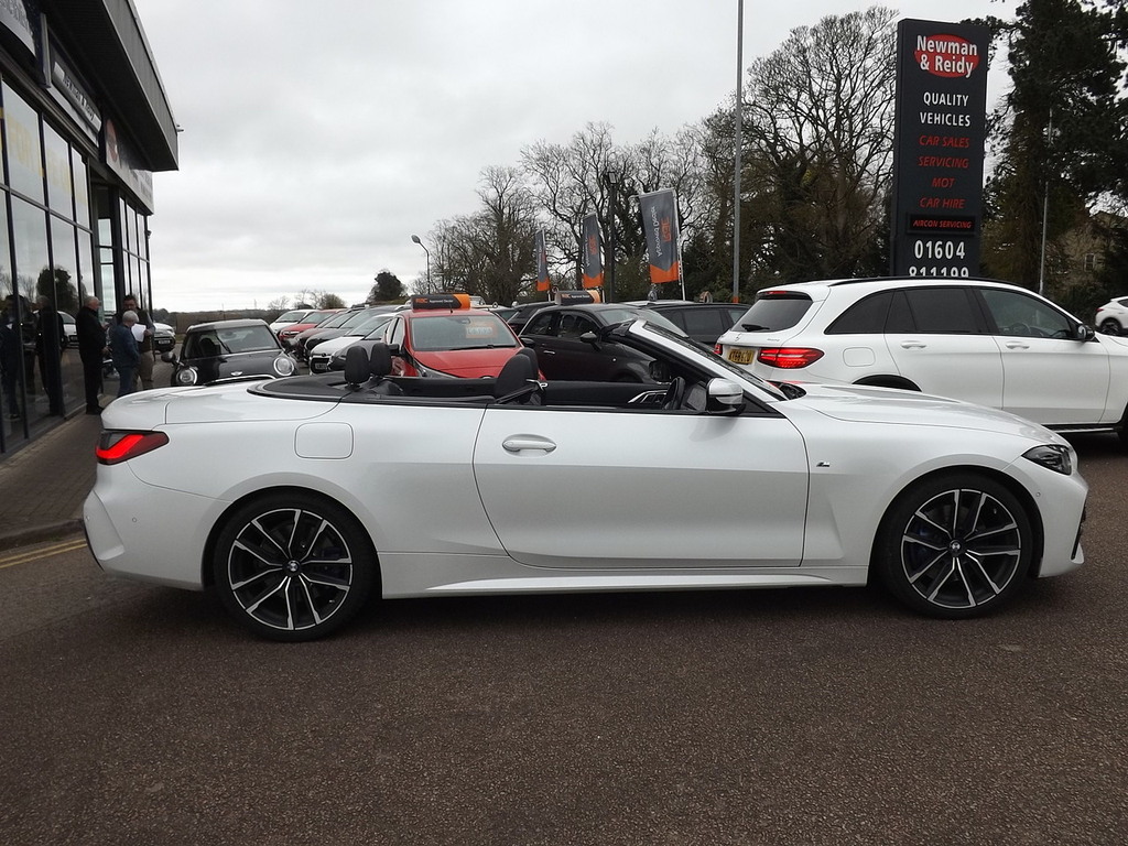 BMW 4 Series 420I M Sport DL71XTR White #4