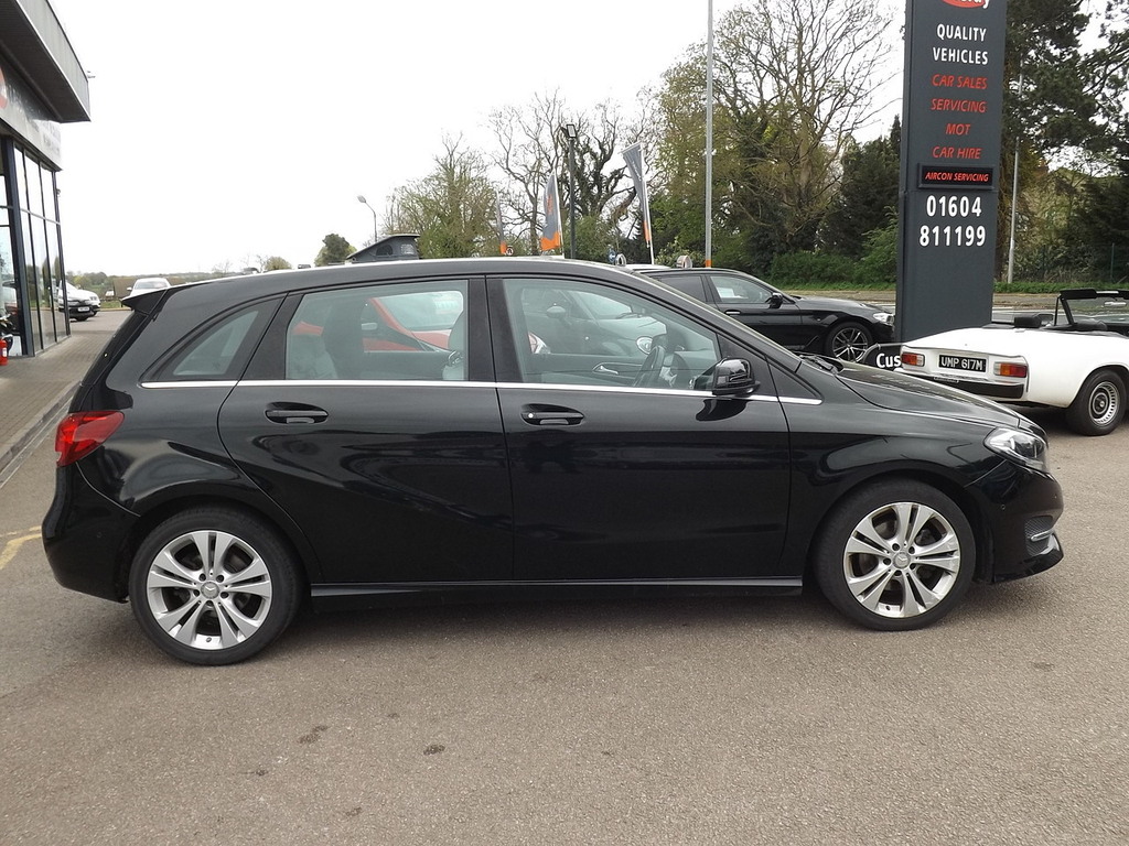 Mercedes-Benz B Class B180 Sport Black #4