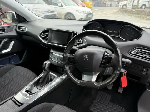 Peugeot 308 Hdi Active LN14VSK White #2
