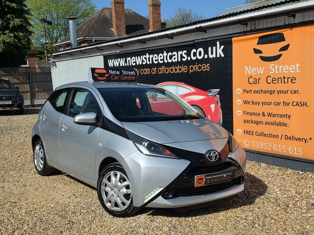 Toyota Aygo Hatchback 1.0 Vvt-i X-play Euro 5 Euro 5 2015 Silver
