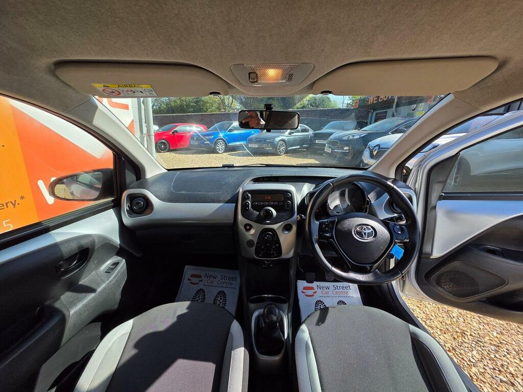 Toyota Aygo Hatchback 1.0 Vvt-i X-play Euro 5 Euro 5 2015 SK15ZKY Silver #2