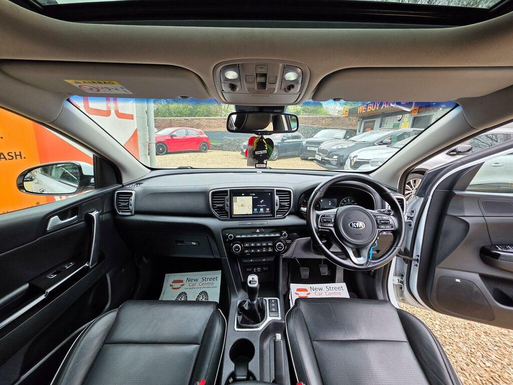 Kia Sportage Suv 1.7 Crdi 3 Euro 6 Ss 201818 WU18WZY White #2