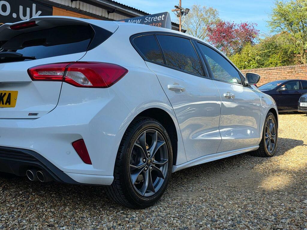 Ford Focus Hatchback 1.0T Ecoboost St-line Euro 6 Ss MH19MKA White #6